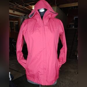 MEC Soft‎ Shell Light Weight Jacket Womens SzM Pertex Sheild Rain Coat Red